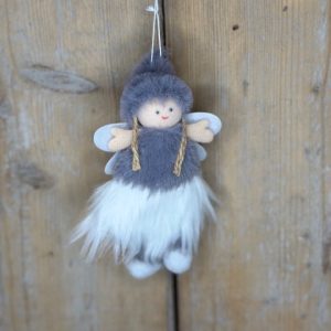 Engeltje met vlechtjes